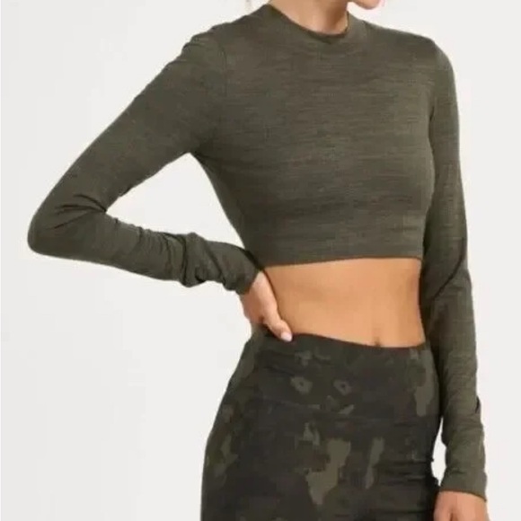 NWT Vuori L/S Lux Cropped Tee in Dusty Pine Heather size Large - Picture 1 of 5